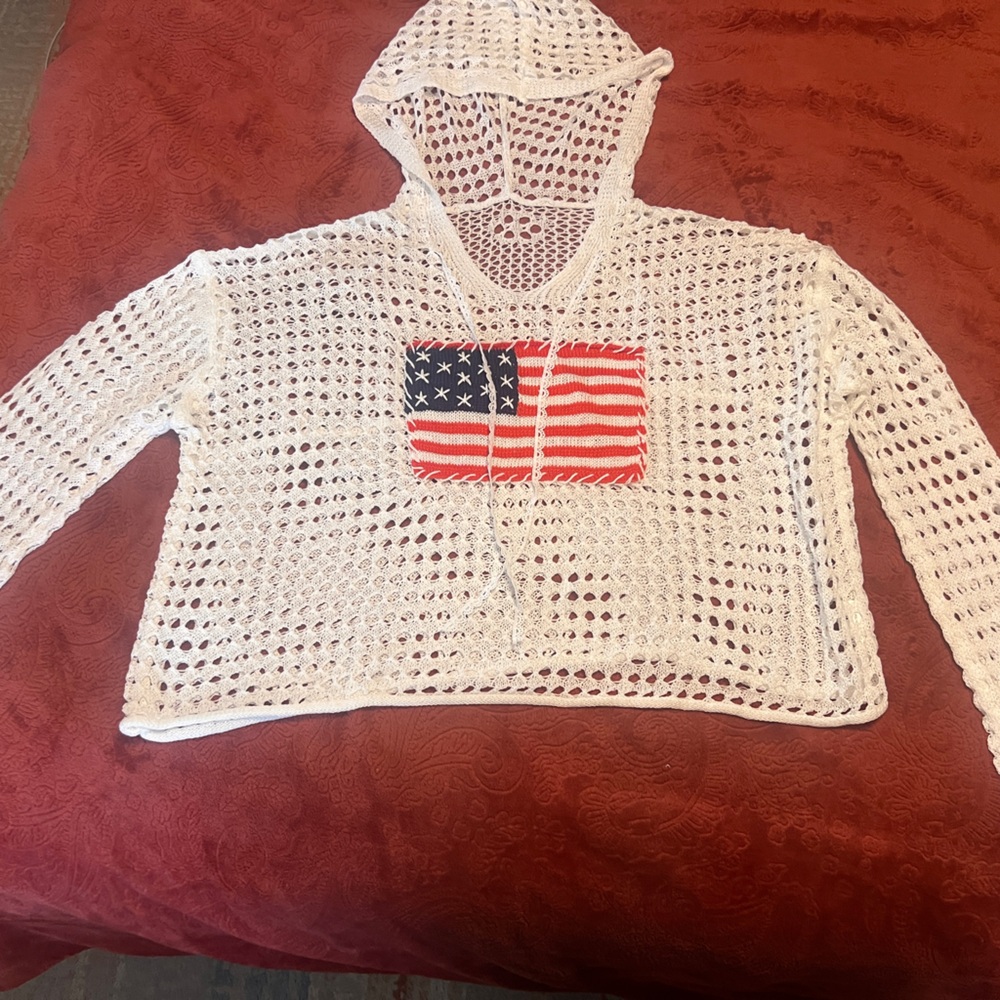 USA Cropped White Crochet Hoodie with American Flag Design